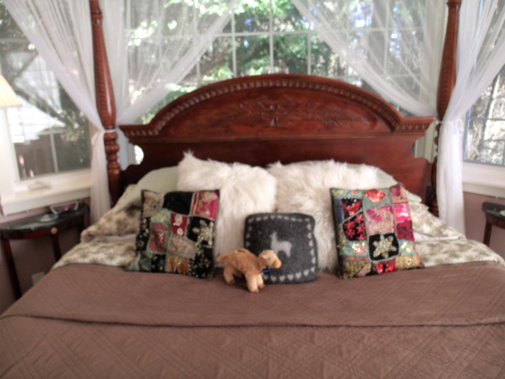 Inn To The Woods Friday Harbor Ngoại thất bức ảnh