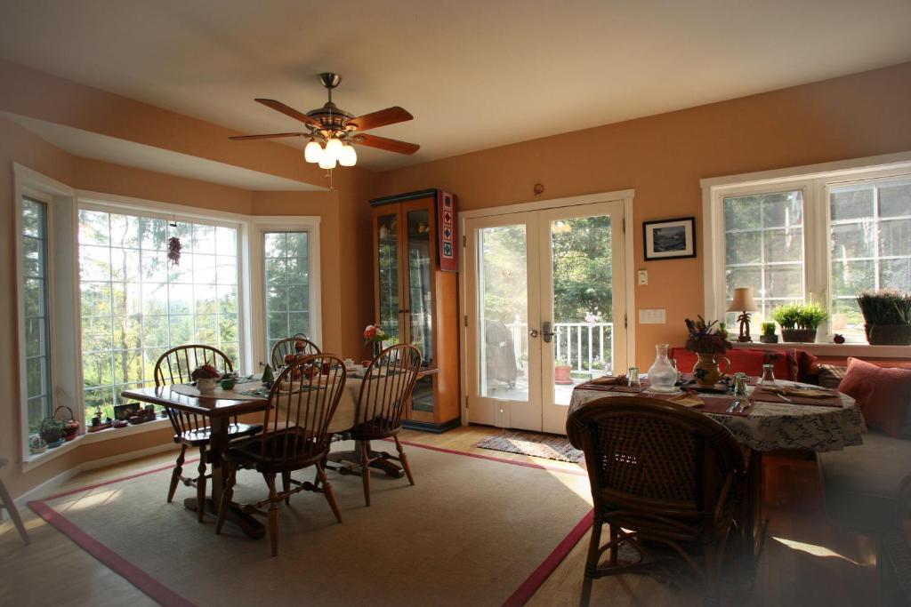 Inn To The Woods Friday Harbor Ngoại thất bức ảnh
